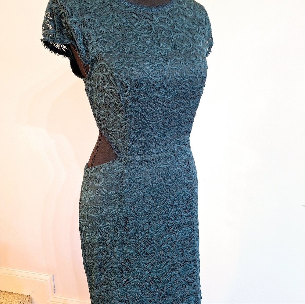 🌿SOLD🌿Lulu's Lovely Allure Deep Teal Lace Gown - Picture 4 of 10